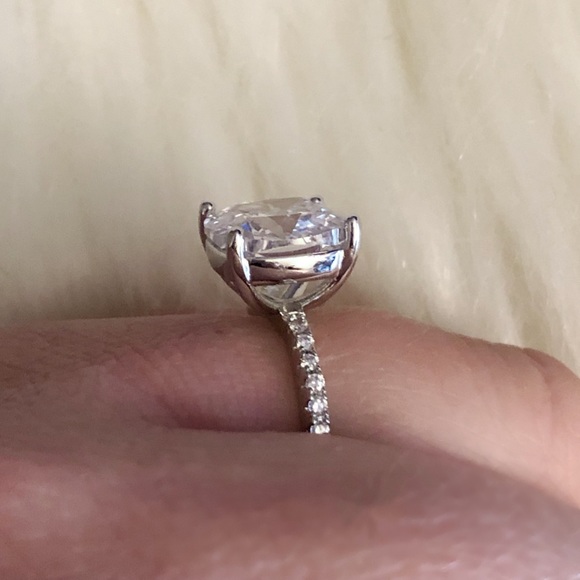 Large 5.62ct Cushion Cut Solitaire Zircon Diamond Ring With Zircon Diamond Band - Picture 10 of 10